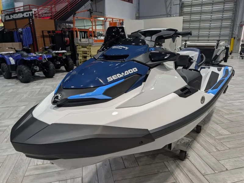 Slide: The Image of Sea-Doo FishPro Sport 170 2025 - 28