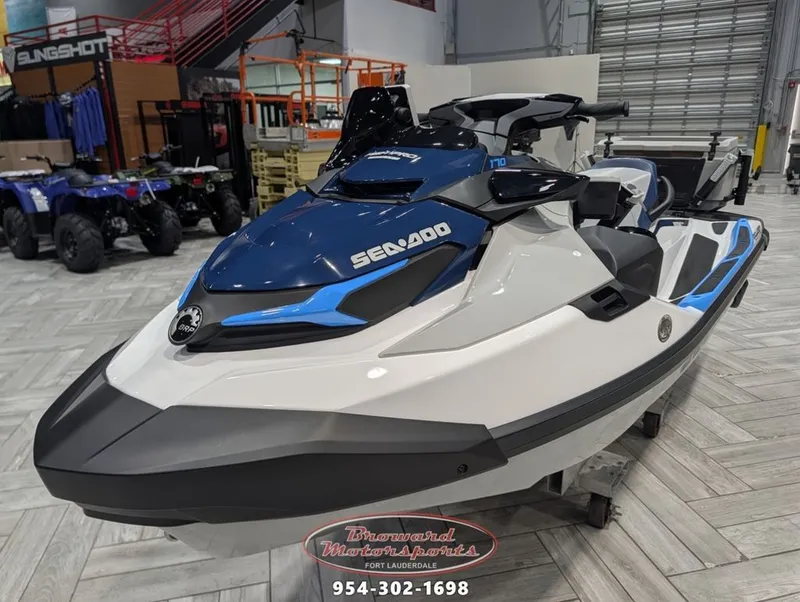 Slide: The Image of Sea-Doo FishPro Sport 170 2025 - 3