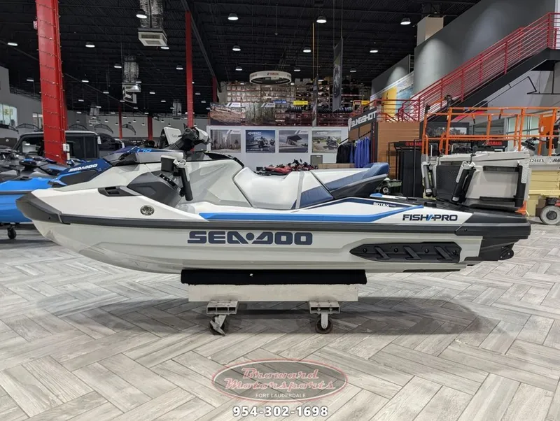 Slide: The Image of Sea-Doo FishPro Sport 170 2025 - 4