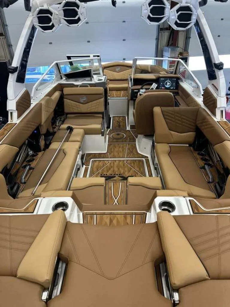 Slide: The Image of Tigé 23ZX 2024 - 2