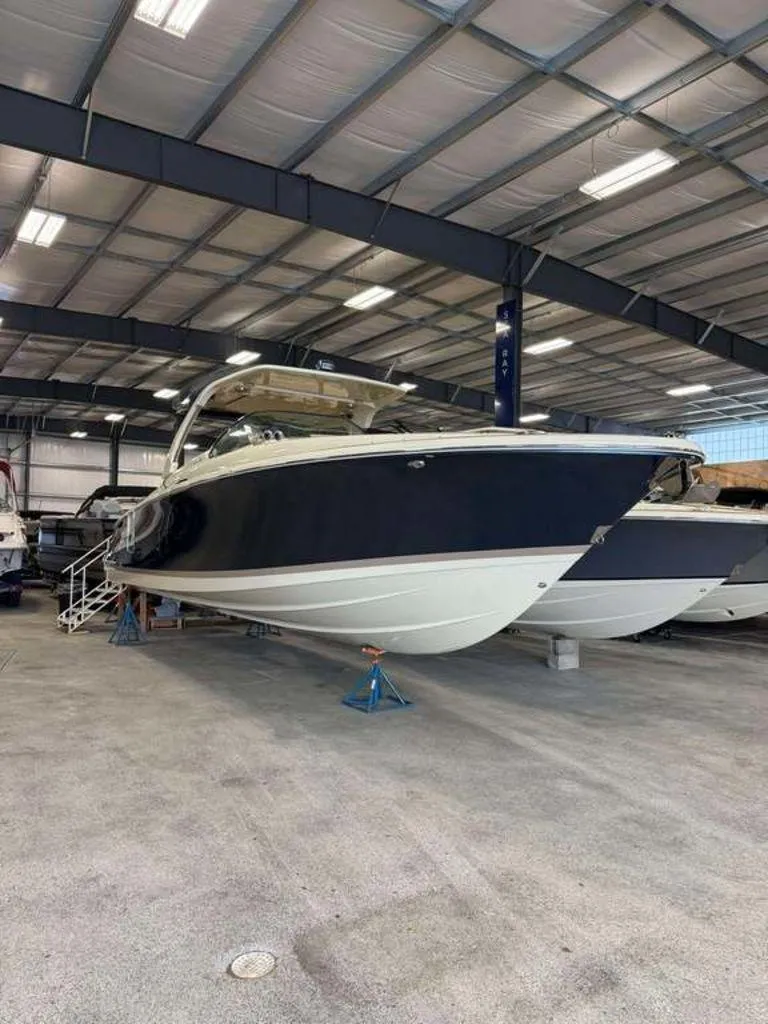 Slide: The Image of Chris-Craft Launch 35 GT 2025 - 0