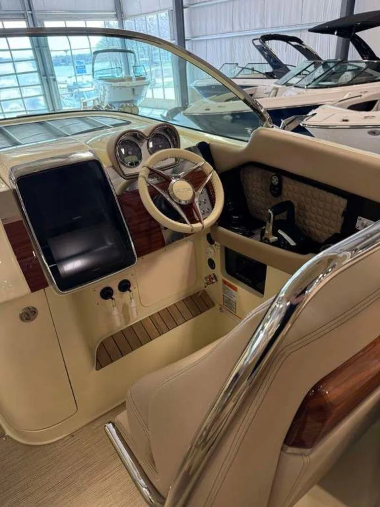 Slide: The Image of Chris-Craft Launch 35 GT 2025 - 4