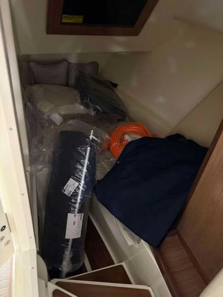 Slide: The Image of Chris-Craft Launch 35 GT 2025 - 7