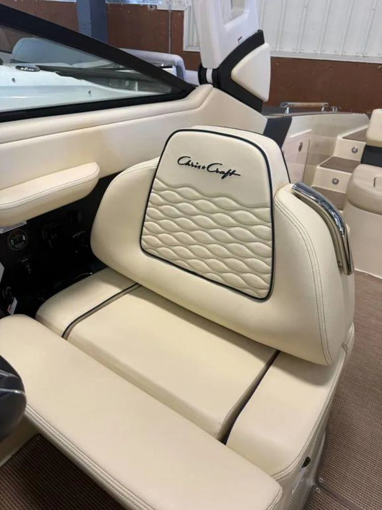 Slide: The Image of Chris-Craft Sportster 28 2025 - 5