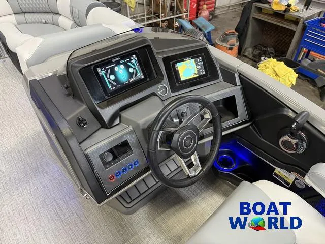 Slide: The Image of Tahoe Cascade 2385 Elite Cruise Tritoon & Honda 4-Stroke 2025 - 14