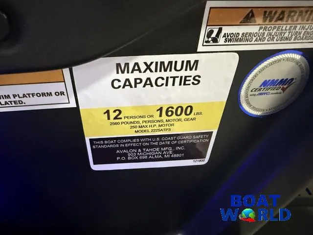 Slide: The Image of Tahoe Cascade 2385 Elite Cruise Tritoon & Honda 4-Stroke 2025 - 20