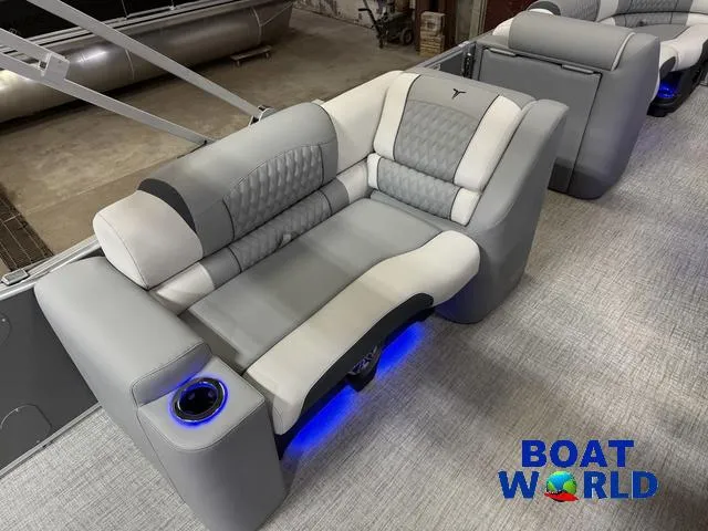 Slide: The Image of Tahoe Cascade 2385 Elite Cruise Tritoon & Honda 4-Stroke 2025 - 21