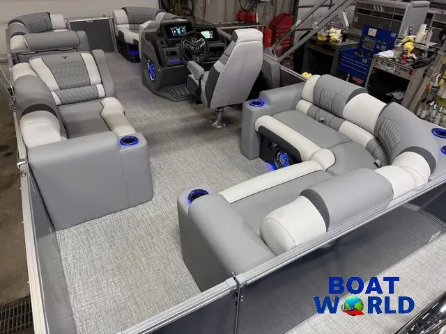 Slide: The Image of Tahoe Cascade 2385 Elite Cruise Tritoon & Honda 4-Stroke 2025 - 23