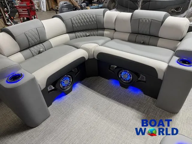 Slide: The Image of Tahoe Cascade 2385 Elite Cruise Tritoon & Honda 4-Stroke 2025 - 26