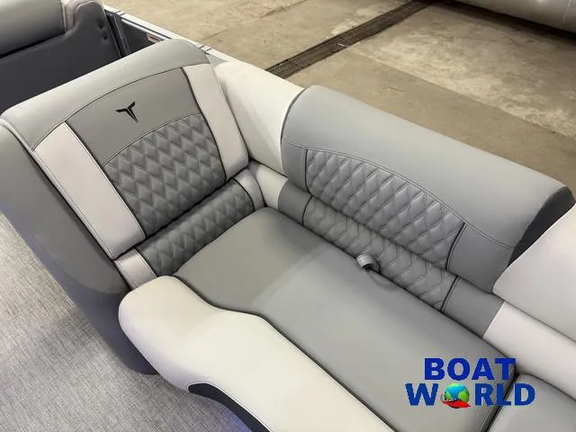 Slide: The Image of Tahoe Cascade 2385 Elite Cruise Tritoon & Honda 4-Stroke 2025 - 31