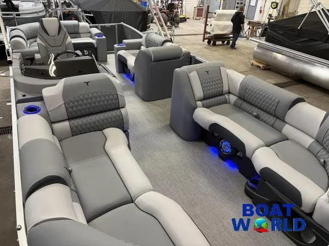 Slide: The Image of Tahoe Cascade 2385 Elite Cruise Tritoon & Honda 4-Stroke 2025 - 36