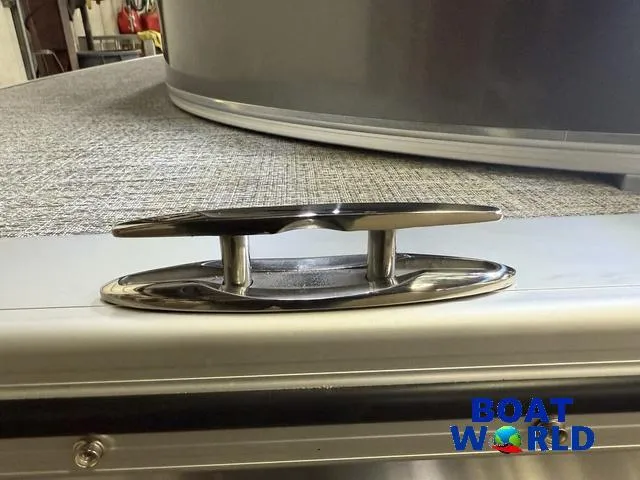 Slide: The Image of Tahoe Cascade 2385 Elite Cruise Tritoon & Honda 4-Stroke 2025 - 39