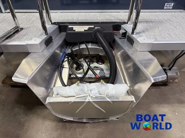 Slide: The Image of Tahoe Cascade 2385 Elite Cruise Tritoon & Honda 4-Stroke 2025 - 45