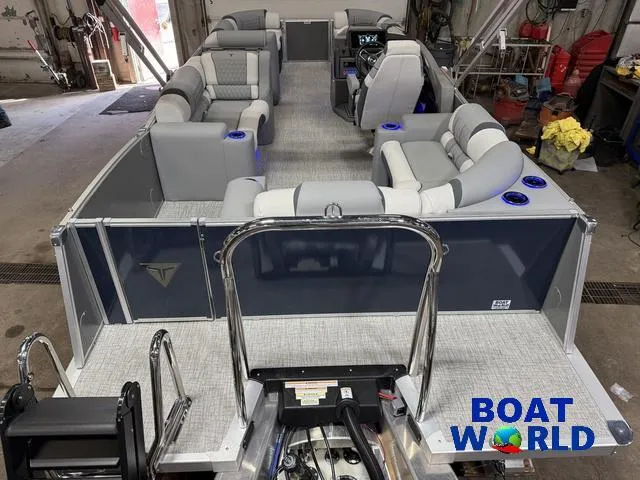 Slide: The Image of Tahoe Cascade 2385 Elite Cruise Tritoon & Honda 4-Stroke 2025 - 8