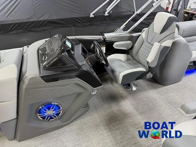 Slide: The Image of Tahoe Cascade 2385 Quad Lounge & Honda 4-Stroke EFI 2025 - 12