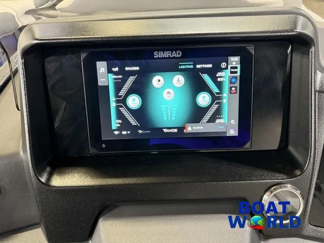 Slide: The Image of Tahoe Cascade 2385 Quad Lounge & Honda 4-Stroke EFI 2025 - 16