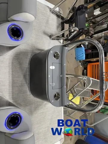 Slide: The Image of Tahoe Cascade 2385 Quad Lounge & Honda 4-Stroke EFI 2025 - 39