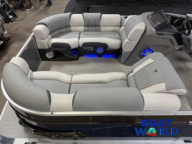 Slide: The Image of Tahoe Cascade 2385 Quad Lounge & Honda 4-Stroke EFI 2025 - 4