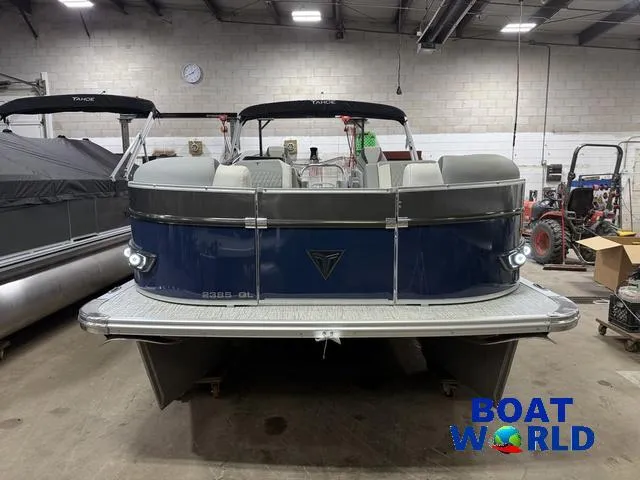 Slide: The Image of Tahoe Cascade 2385 Quad Lounge & Honda 4-Stroke EFI 2025 - 42