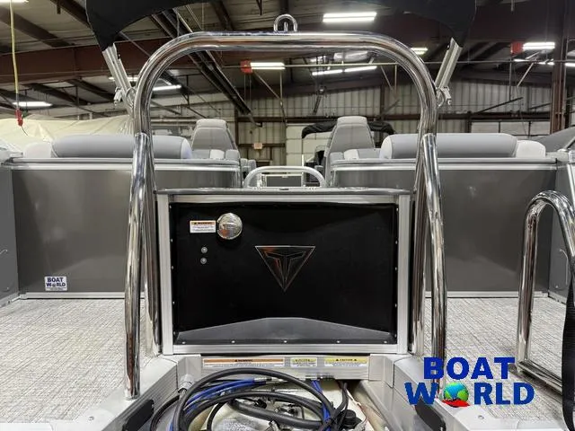 Slide: The Image of Tahoe Cascade 2385 Quad Lounge & Honda 4-Stroke EFI 2025 - 52