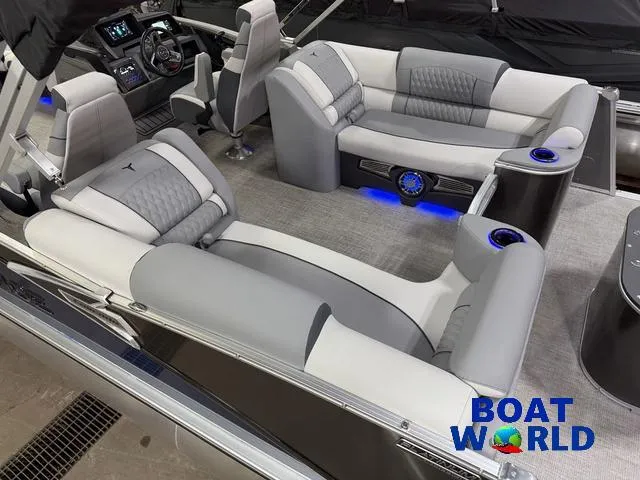 Slide: The Image of Tahoe Cascade 2385 Quad Lounge & Honda 4-Stroke EFI 2025 - 6