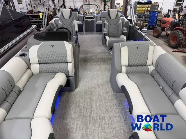 Slide: The Image of Tahoe Cascade 2385 Quad Lounge & Honda 4-Stroke EFI 2025 - 8