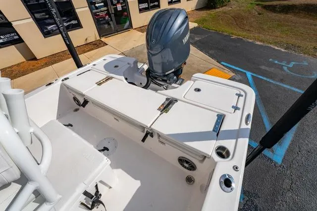 Slide: The Image of Sea Fox 231 Bay Fox 2025 - 11