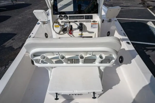 Slide: The Image of Sea Fox 231 Bay Fox 2025 - 14
