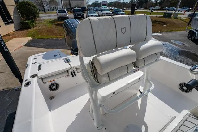 Slide: The Image of Sea Fox 231 Bay Fox 2025 - 15