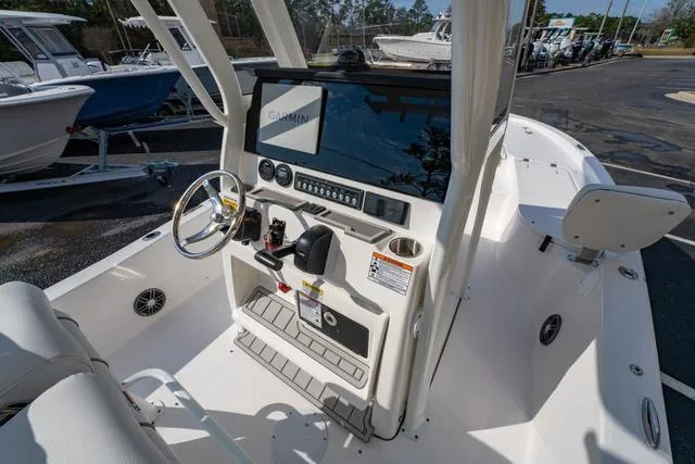 Slide: The Image of Sea Fox 231 Bay Fox 2025 - 16