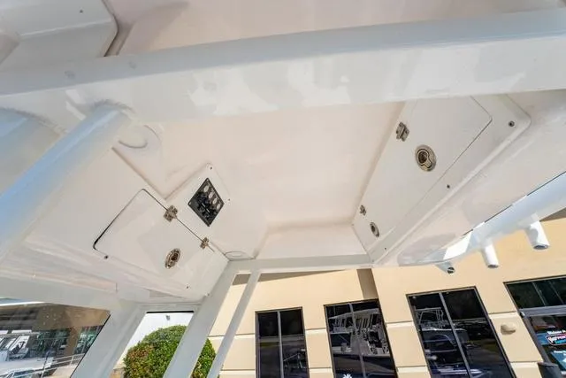 Slide: The Image of Sea Fox 231 Bay Fox 2025 - 18