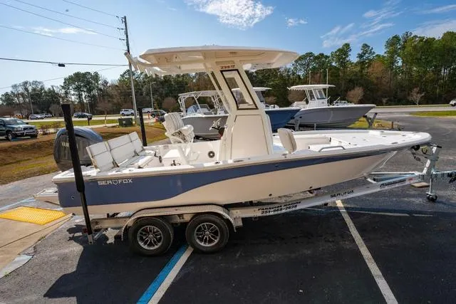 Slide: The Image of Sea Fox 231 Bay Fox 2025 - 7