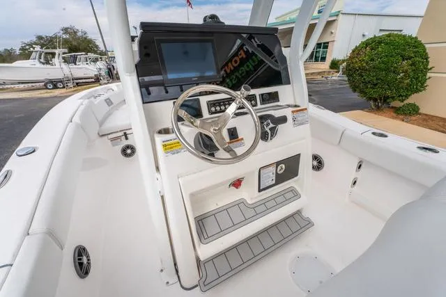 Slide: The Image of Sea Fox 248 Commander 2025 - 10