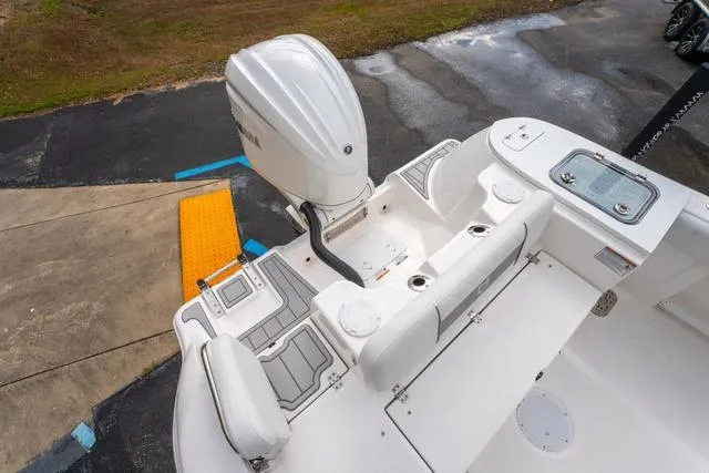 Slide: The Image of Sea Fox 248 Commander 2025 - 5