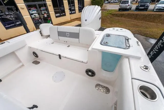 Slide: The Image of Sea Fox 248 Commander 2025 - 6