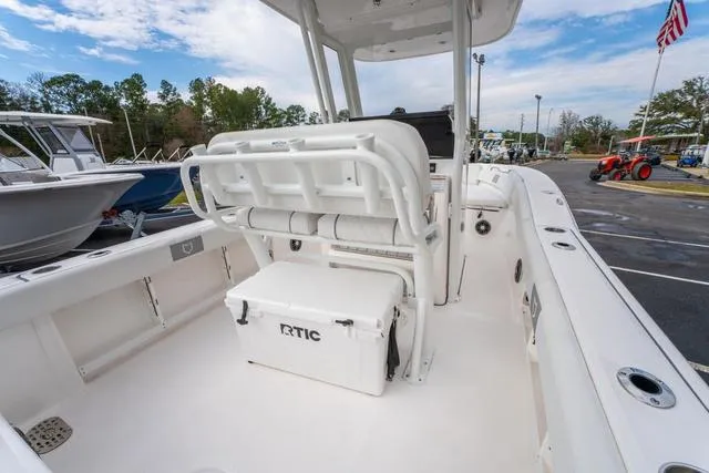Slide: The Image of Sea Fox 248 Commander 2025 - 7