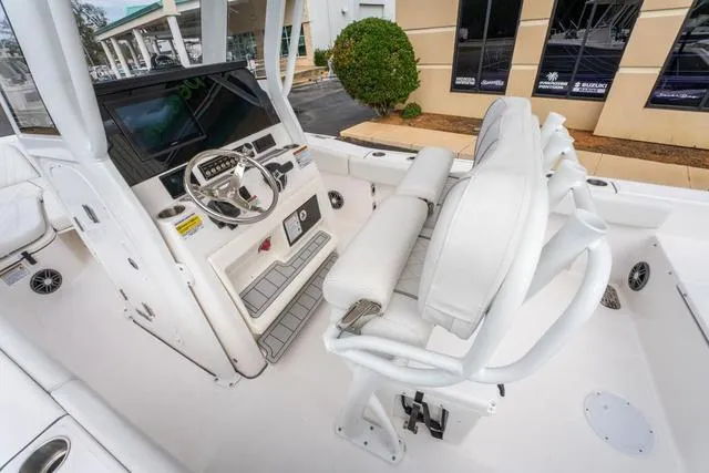 Slide: The Image of Sea Fox 248 Commander 2025 - 9