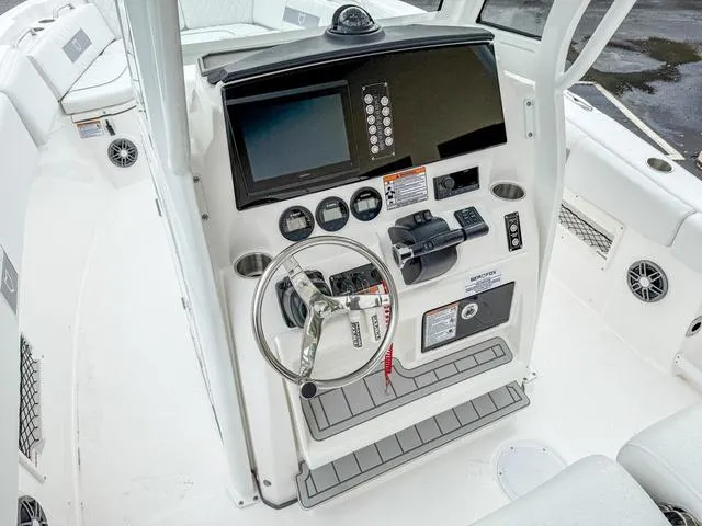 Slide: The Image of Sea Fox 268 Commander 2025 - 16