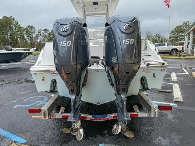 Slide: The Image of Sea Fox 268 Commander 2025 - 4