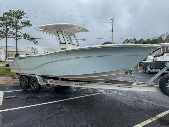 Slide: The Image of Sea Fox 268 Commander 2025 - 6