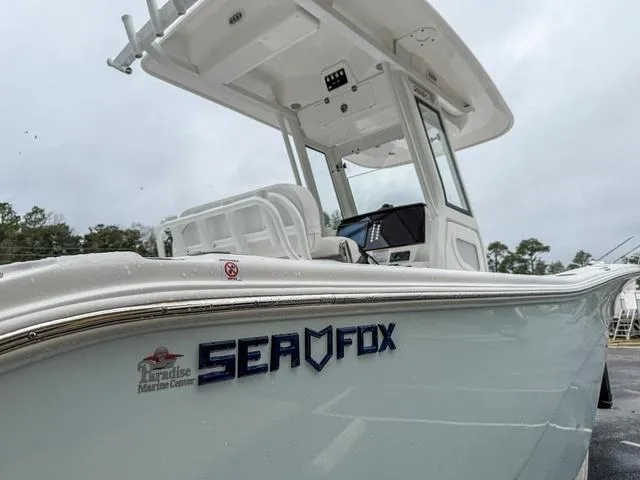 Slide: The Image of Sea Fox 268 Commander 2025 - 7