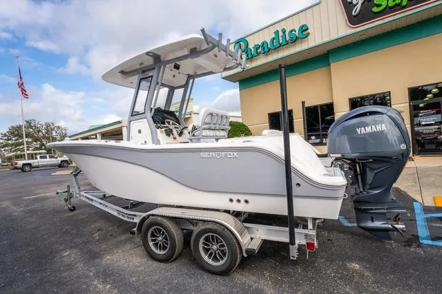Slide: The Image of Sea Fox 228 Commander 2025 - 2