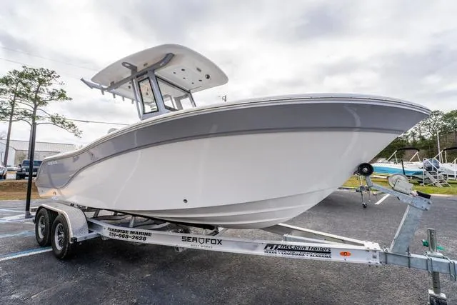 Slide: The Image of Sea Fox 228 Commander 2025 - 5