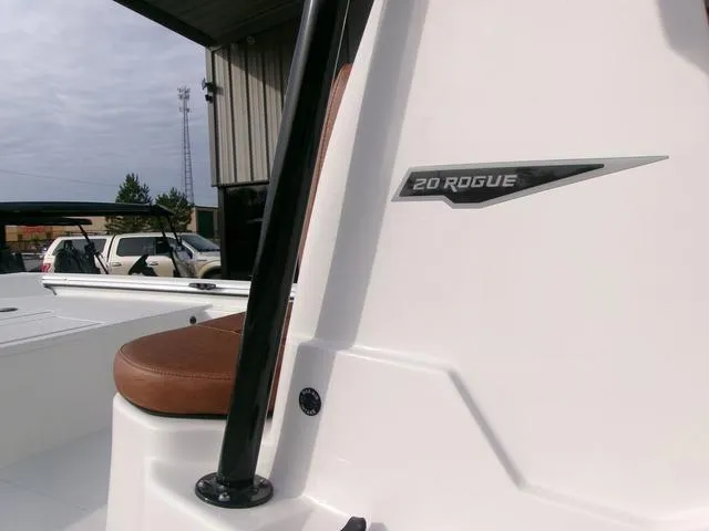 Slide: The Image of Avid 20 Rogue 2026 - 5