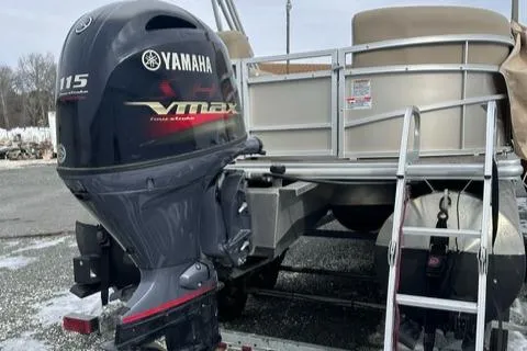 Slide: The Image of 2021 Starcraft LX 22 R pontoon boat with Yamaha VMAX 115 outboard motor. - 5