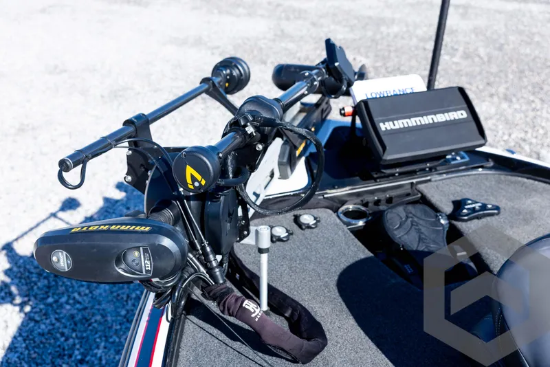 Slide: The Image of 2017 Nitro Z21 Z-PRO boat with Humminbird electronics and trolling motor. - 29