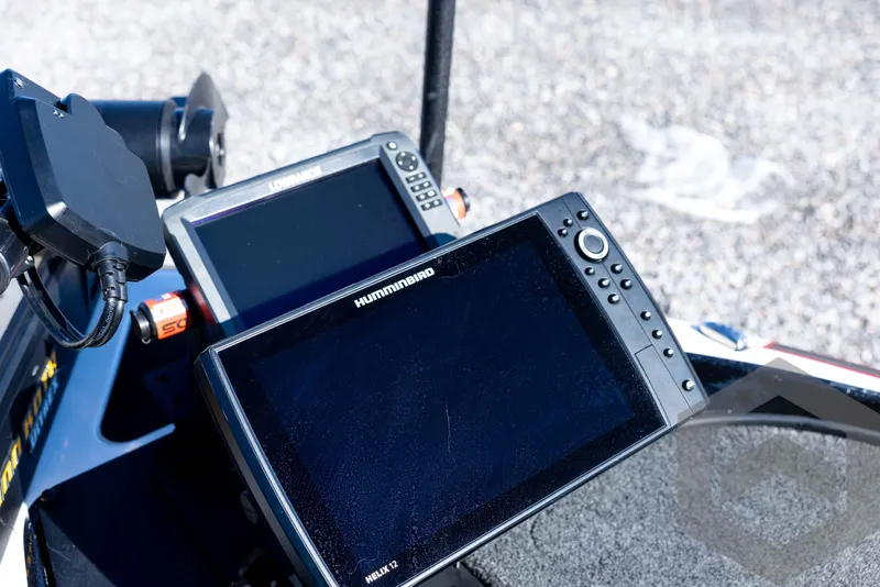 Slide: The Image of Fishfinder and GPS units on a 2017 Nitro Z21 Z-PRO Package boat. - 32