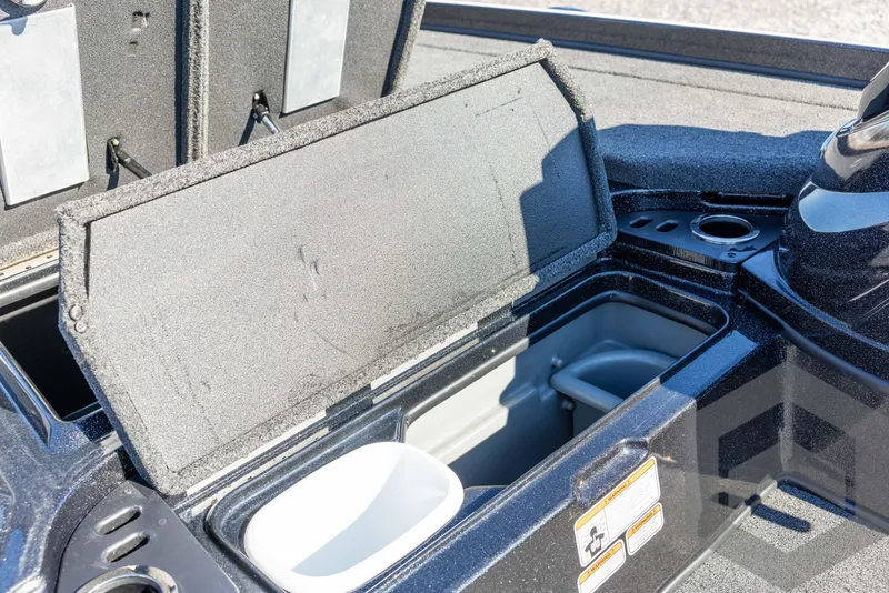 Slide: The Image of 2017 Nitro Z21 Z-PRO boat storage compartment with open lid and interior view. - 40