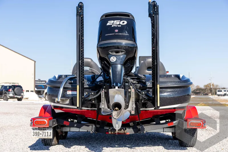 Slide: The Image of 2017 Nitro Z21 Z-PRO Package boat with 250 Pro engine, rear view. - 6