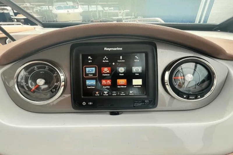 Slide: The Image of Sea Ray 270 SDX Outboard 2017 - 12